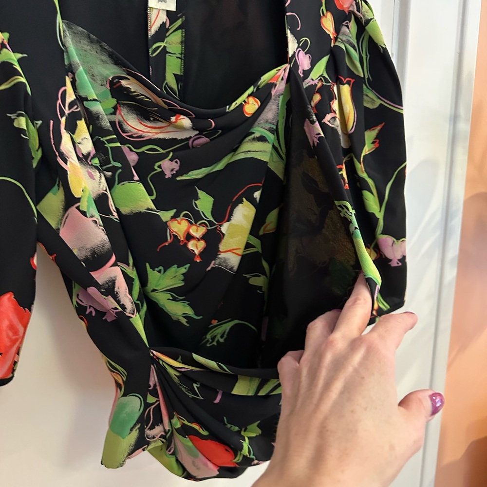 Emanuel Ungaro vintage 1980s black floral silk blouse, sz 4, sexy but demure - Picture 8 of 11